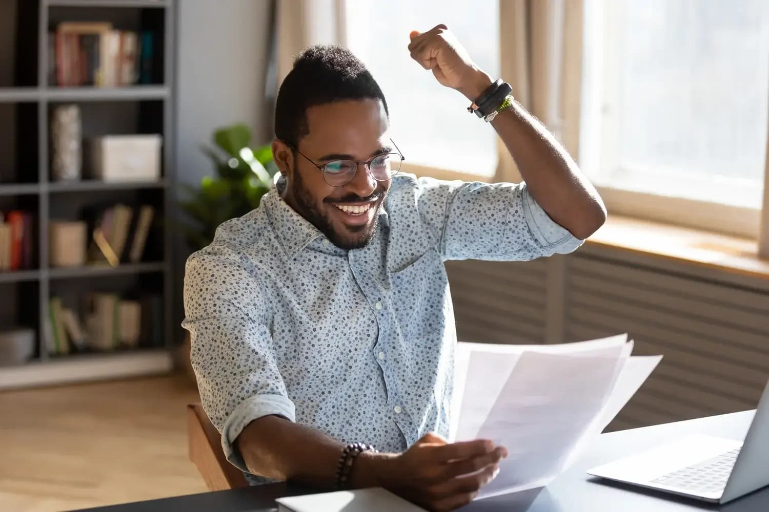 When to Accept a Counteroffer: Pros & Cons for Your Career Move